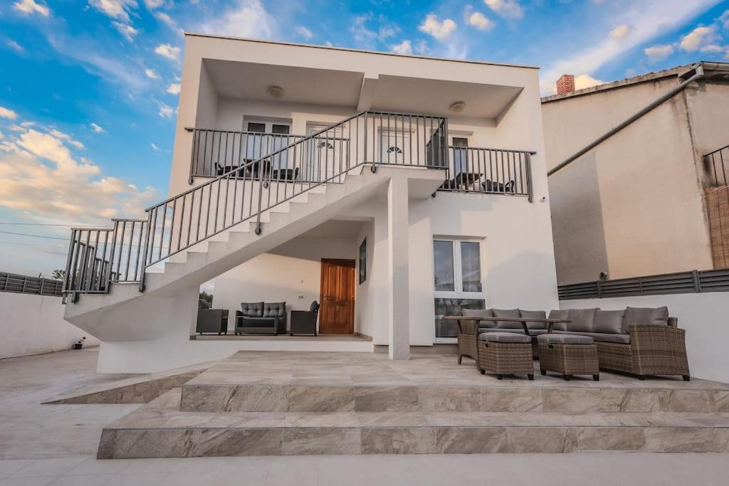 Villa Leny With Pool Sukošan المظهر الخارجي الصورة