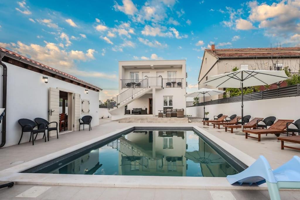 Villa Leny With Pool Sukošan المظهر الخارجي الصورة